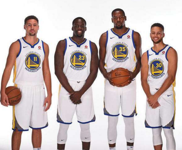 独领风骚，目前欧冠前8球队英超占4席，其余四大联赛各出1队（英超统治欧冠八强：四队晋级，其余四大联赛各一队）