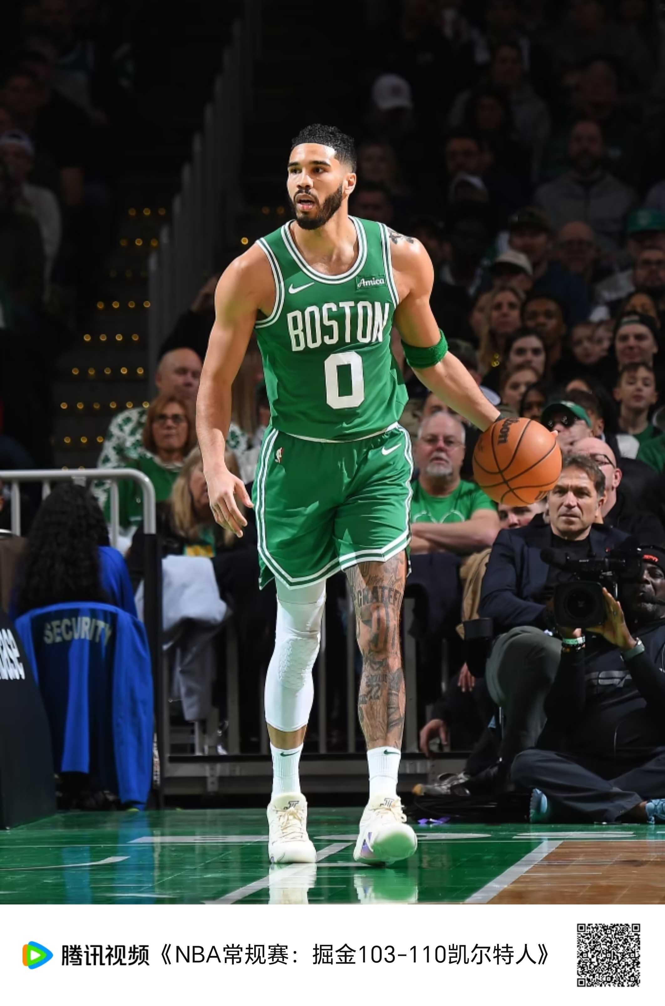 今晚，上海海港门将颜骏凌首发出场，迎来了他代表俱...（今晚，上海海港门将颜骏凌以首发身份出战，迎来其代表俱乐部的重要时刻）