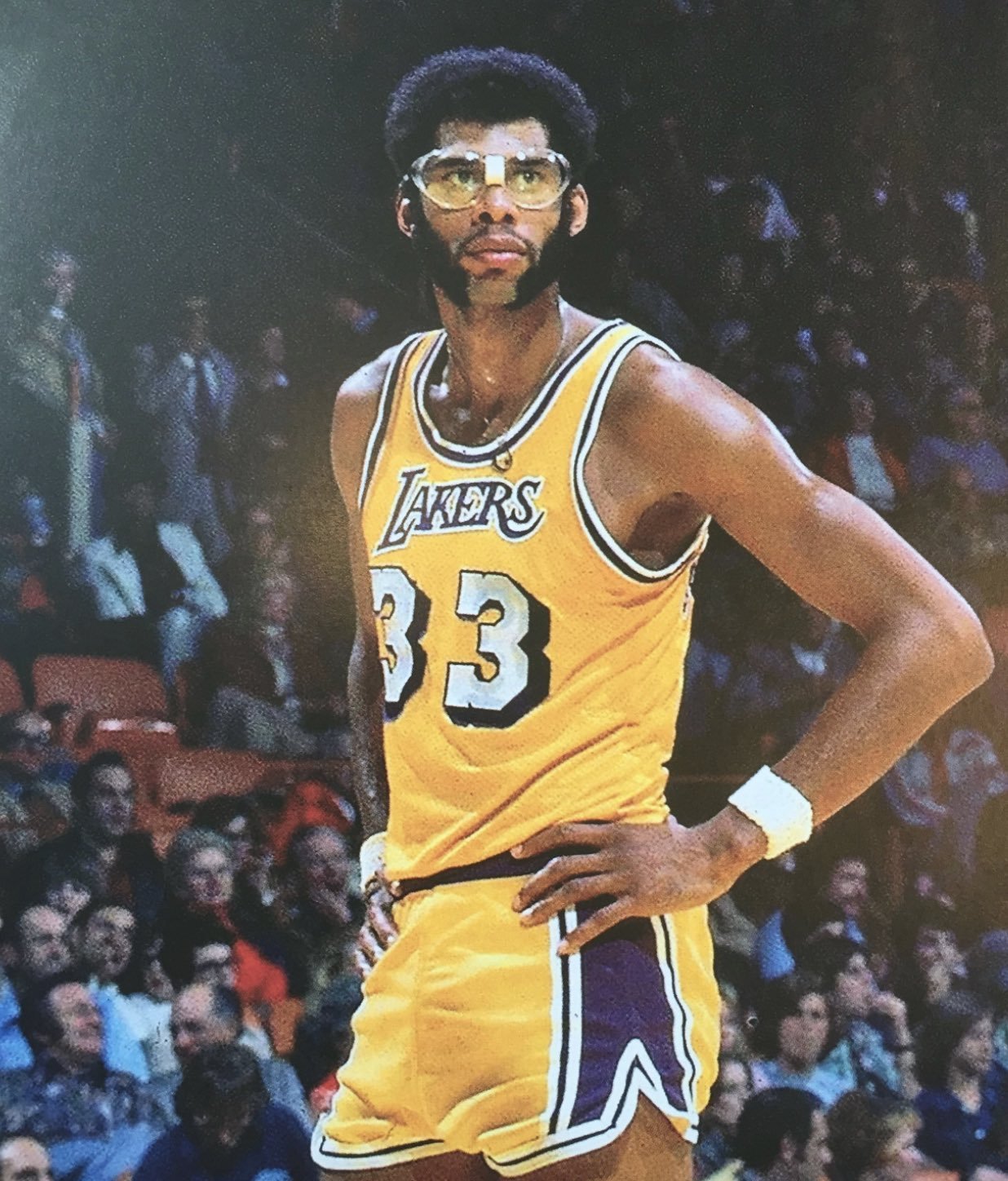 他们的传控从来不拖泥带水（他们的传控干净利落）