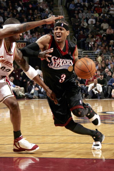 半场战报：瓦伦西亚0-0皇家贝蒂斯，安东尼、阿布德失良机（中场战况：瓦伦西亚与皇家贝蒂斯0-0互交白卷，安东尼与阿布德错失良机）