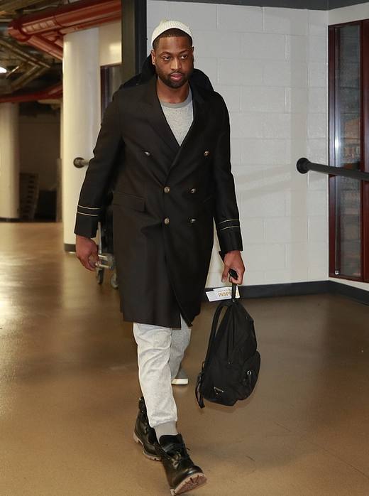 意媒：邓弗里斯的伤势不必过多担忧，预计可出战米兰德比（意媒：邓弗里斯伤情无大碍，有望出战米兰德比）